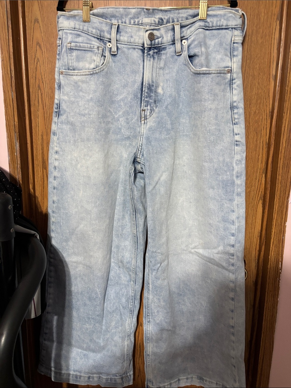 GAP Women's Relaxed Light Wash Blue Jeans